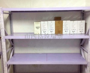 【好消息】恭喜山西萬(wàn)達(dá)公館訂購(gòu)的4組白色輕型貨架產(chǎn)品已到貨成功安裝！